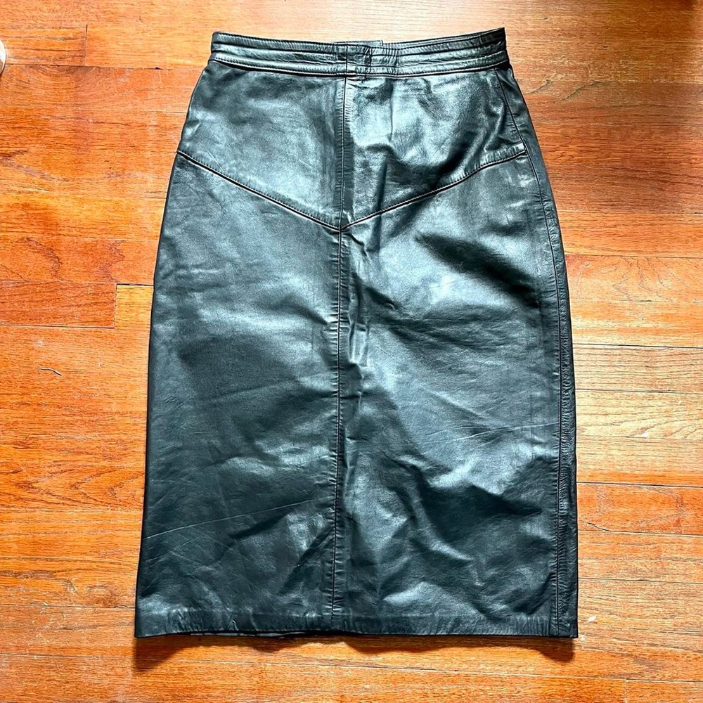 Elegant Black Leather skirt
